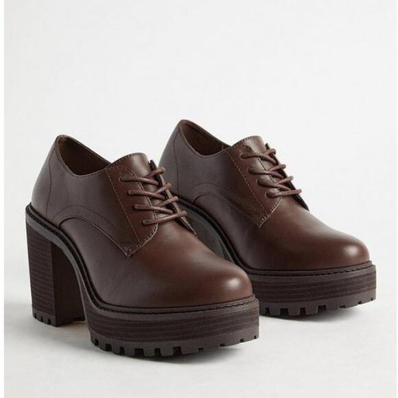 Torrid Brown Lace-Up Heeled Oxford Lug Sole Block Heel Ankle Chunky Boots 9.5WW - Picture 1 of 10